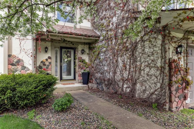 8777 Cottonwood Lane, Eden Prairie, MN 55347