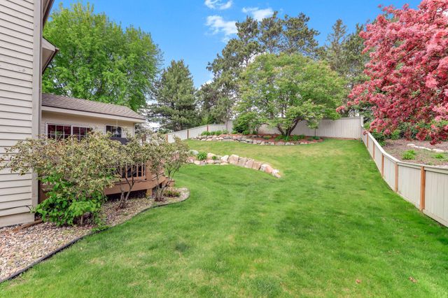 8777 Cottonwood Lane, Eden Prairie, MN 55347