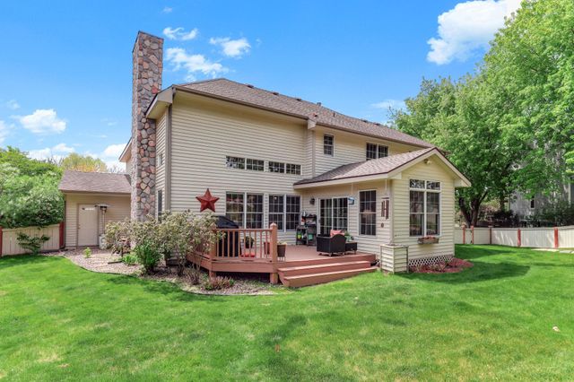 8777 Cottonwood Lane, Eden Prairie, MN 55347