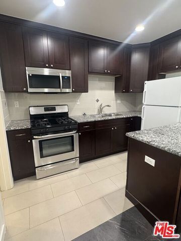 133 S Crescent Drive 3, Beverly Hills, CA 90212