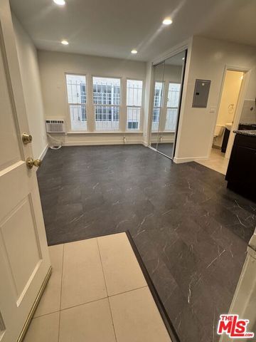 133 S Crescent Drive 3, Beverly Hills, CA 90212