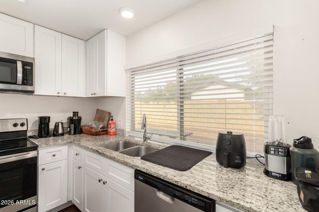 4942 W TOWNLEY Avenue, Glendale, AZ 85302