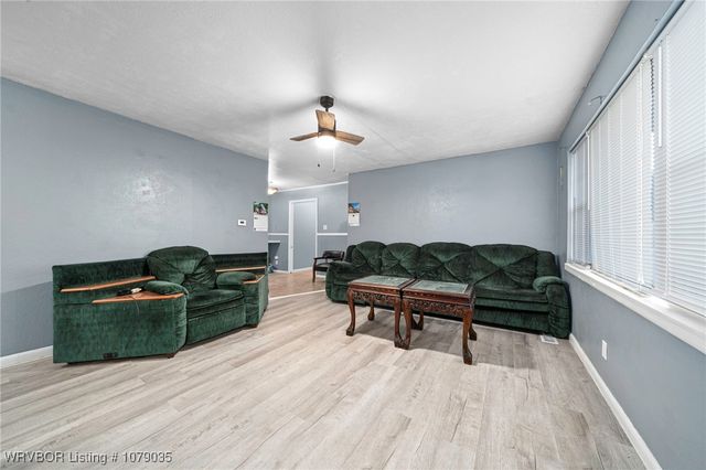 6820 S 7th Street, Fort Smith, AR 72908