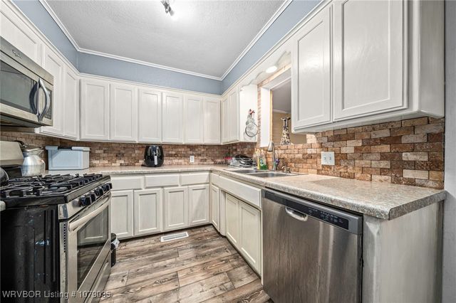 6820 S 7th Street, Fort Smith, AR 72908