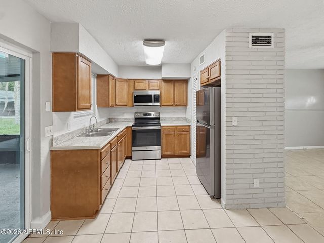 3145 SAN SALVADORE Avenue, Jacksonville, FL 32246