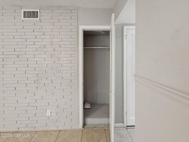 3145 SAN SALVADORE Avenue, Jacksonville, FL 32246