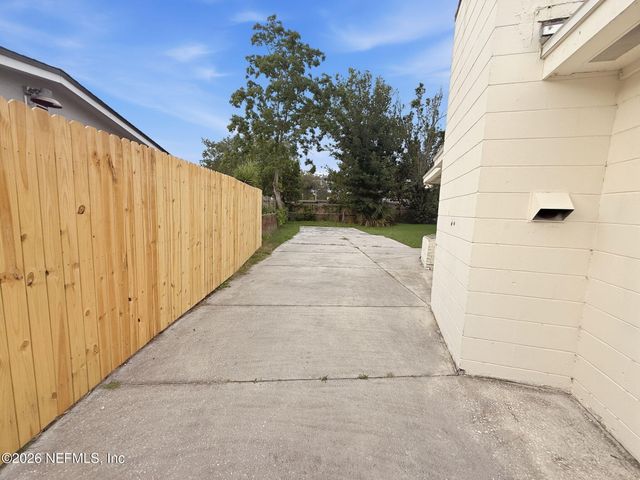 3145 SAN SALVADORE Avenue, Jacksonville, FL 32246