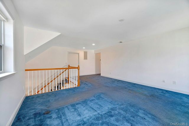 159 Stoneleigh Drive, Riverhead, NY 11901