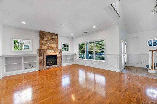 159 Stoneleigh Drive, Riverhead, NY 11901