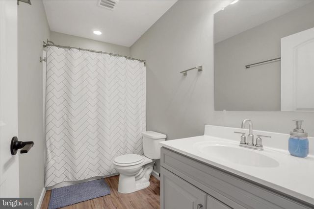 705 SEATON DR, York, PA 17402