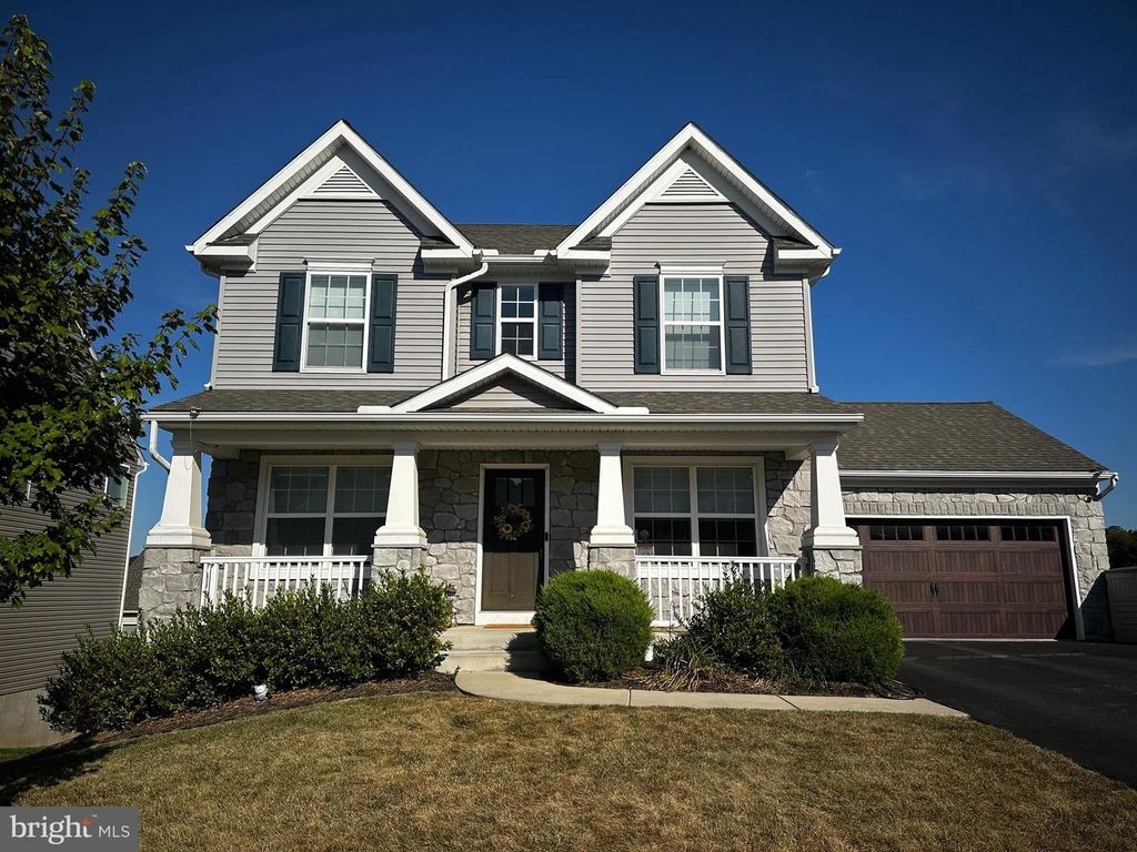 705 SEATON DR, York, PA 17402