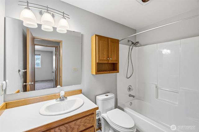 1215 E Gilkey Road, Burlington, WA 98233