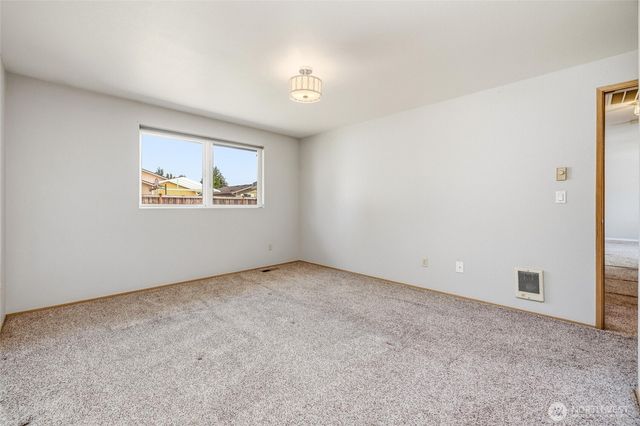 1215 E Gilkey Road, Burlington, WA 98233