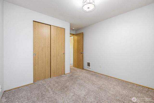 1215 E Gilkey Road, Burlington, WA 98233