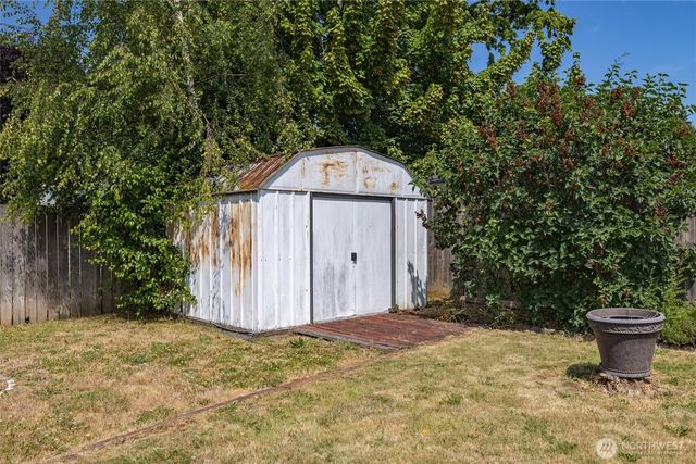 1215 E Gilkey Road, Burlington, WA 98233