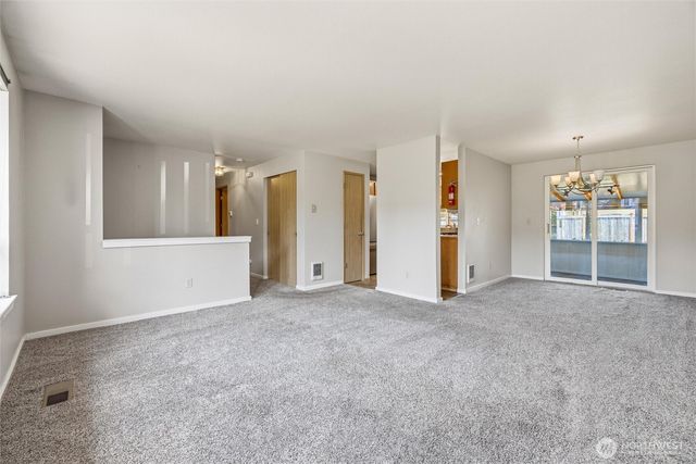 1215 E Gilkey Road, Burlington, WA 98233