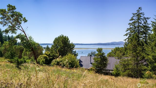 295 Rum Runner Rd, Lopez Island, WA 98261