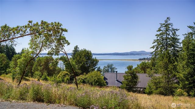 295 Rum Runner Rd, Lopez Island, WA 98261