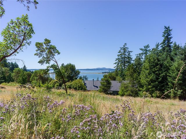 295 Rum Runner Rd, Lopez Island, WA 98261