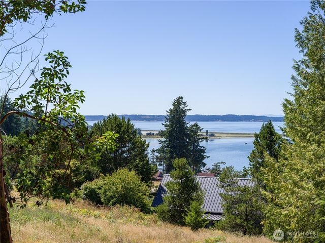 295 Rum Runner Rd, Lopez Island, WA 98261