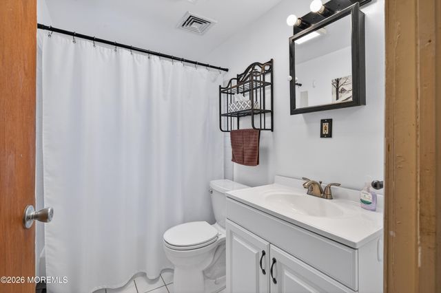 22 Twin Drive, New Egypt, NJ 08533