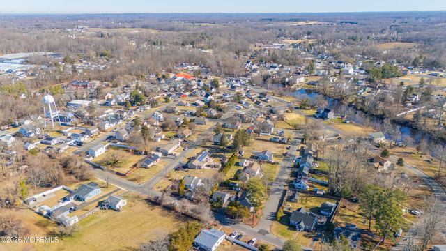 22 Twin Drive, New Egypt, NJ 08533