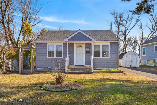 22 Twin Drive, New Egypt, NJ 08533