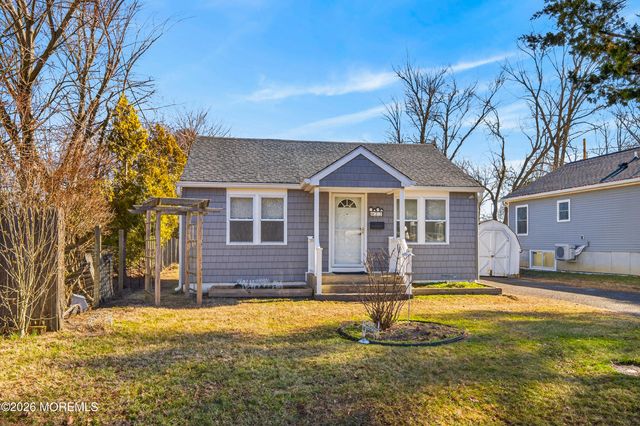 22 Twin Drive, New Egypt, NJ 08533