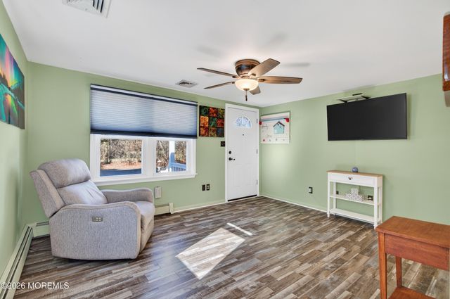 22 Twin Drive, New Egypt, NJ 08533