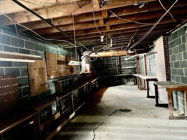 313 Kanawha, Smithers, WV 25186