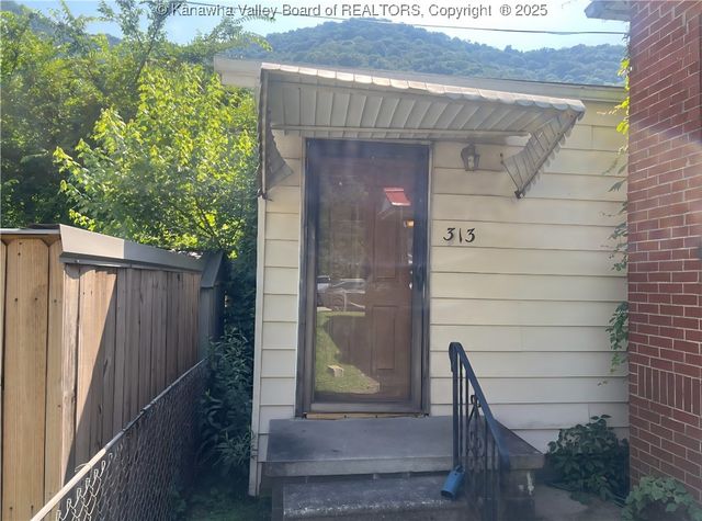 313 Kanawha, Smithers, WV 25186
