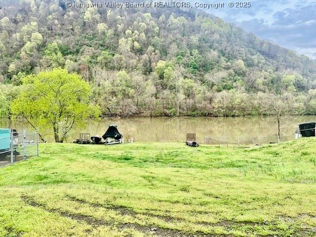 313 Kanawha, Smithers, WV 25186