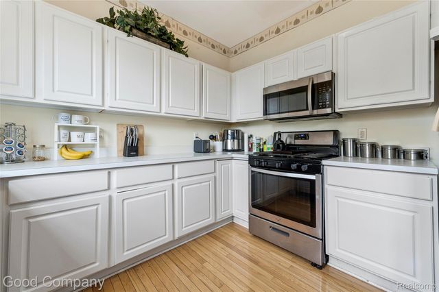 4742 Maddie Lane, Dearborn, MI 48126