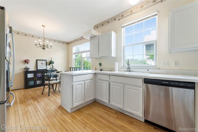 4742 Maddie Lane, Dearborn, MI 48126