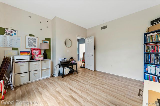 4742 Maddie Lane, Dearborn, MI 48126