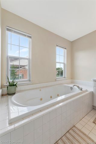 4742 Maddie Lane, Dearborn, MI 48126