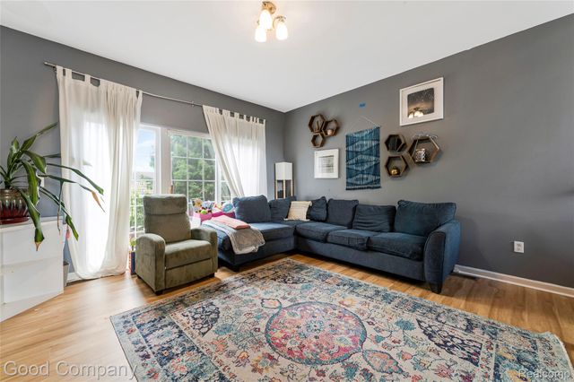 4742 Maddie Lane, Dearborn, MI 48126