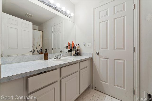 4742 Maddie Lane, Dearborn, MI 48126