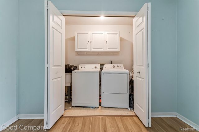 4742 Maddie Lane, Dearborn, MI 48126