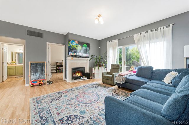 4742 Maddie Lane, Dearborn, MI 48126