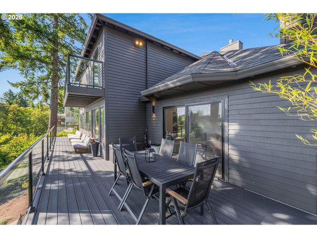 9 HIDALGO St, Lake Oswego, OR 97035