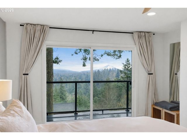 9 HIDALGO St, Lake Oswego, OR 97035