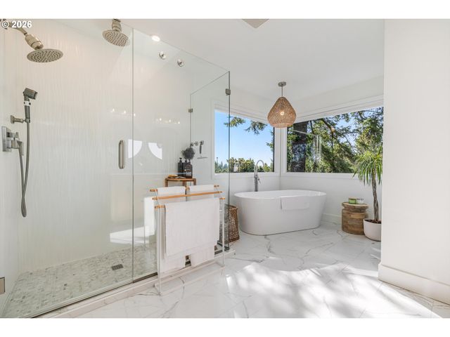 9 HIDALGO St, Lake Oswego, OR 97035