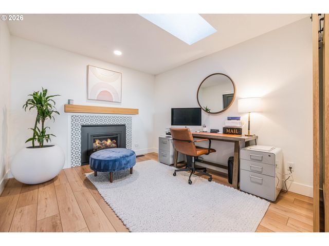 9 HIDALGO St, Lake Oswego, OR 97035