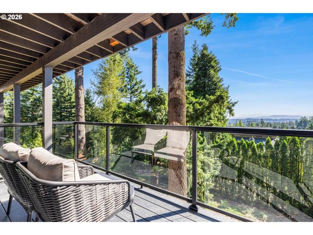 9 HIDALGO St, Lake Oswego, OR 97035