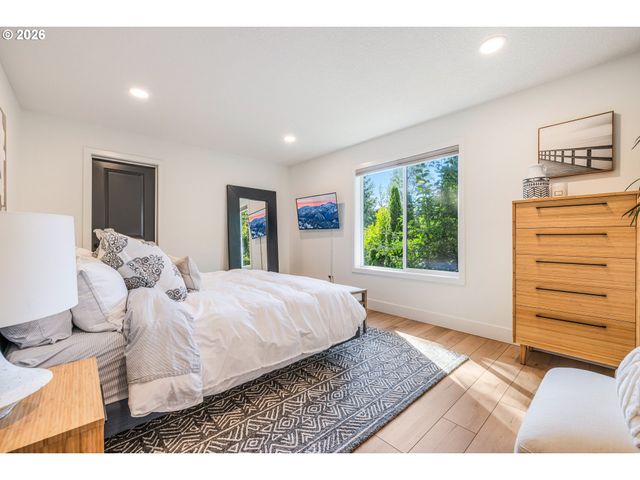 9 HIDALGO St, Lake Oswego, OR 97035