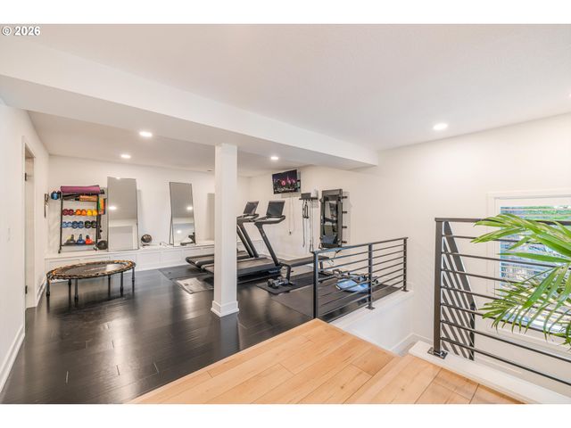 9 HIDALGO St, Lake Oswego, OR 97035