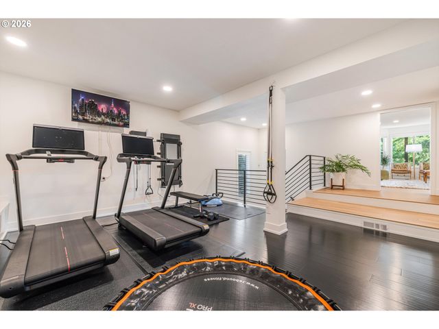 9 HIDALGO St, Lake Oswego, OR 97035