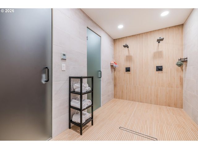 9 HIDALGO St, Lake Oswego, OR 97035