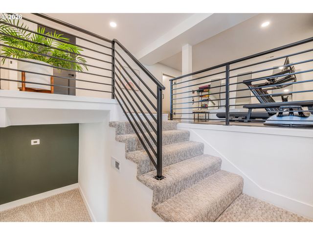 9 HIDALGO St, Lake Oswego, OR 97035